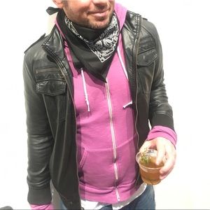 Meet your Posher, Khara